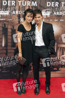 Sebastian Urzendowsky mit Freundin Noo Steffen