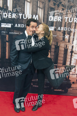 Jan Josef Liefers, Anna Loos