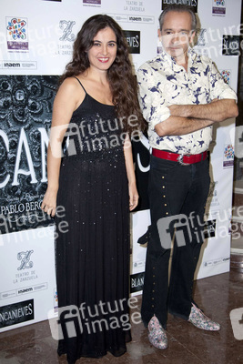 Alfonso Vilallonga mit Begleitung