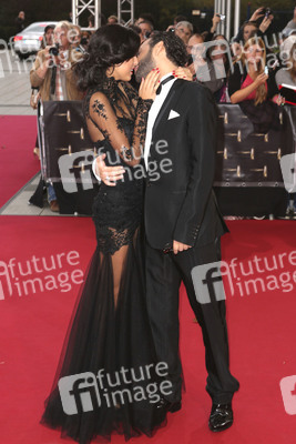 Rebecca Mir, Massimo Sinato