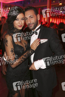 Rebecca Mir, Massimo Sinato