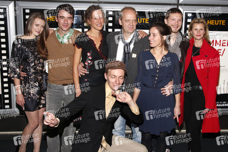 Alice Dwyer, Alexander Khuon, Katharina Spiering, Dietrich Brüggemann, Hans-Heinrich Hardt, Amelie Kiefer, Robert Gwisdek, Leslie Malton