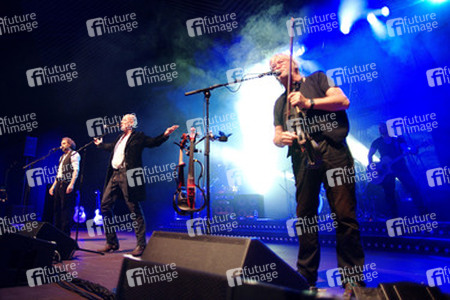 Peter David Sage, Andreas Fahnert, Björn Both, Axel Stosberg, Hans-Timm Hinrichsen (Santiano)