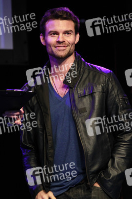 Daniel Gillies
