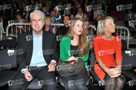 Frank Elstner mit Gattin Britta und Tochter Enya