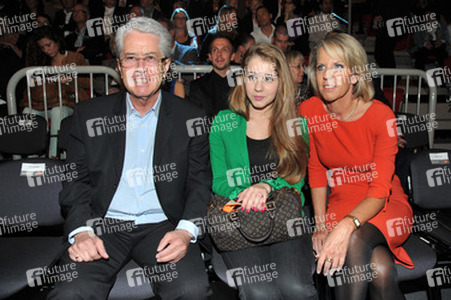 Frank Elstner mit Gattin Britta und Tochter Enya