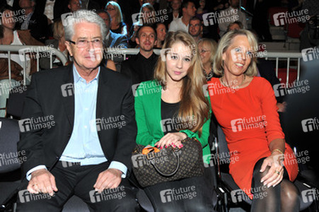 Frank Elstner mit Gattin Britta und Tochter Enya