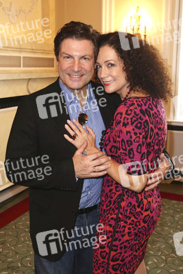 Francis Fulton-Smith, Barbara Wussow