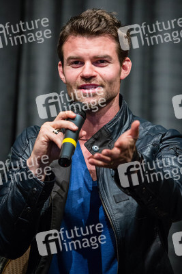 Daniel Gillies