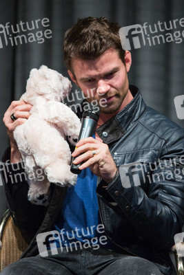 Daniel Gillies