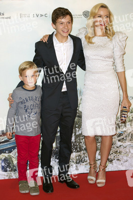 Samuel Joslin, Tom Holland, Naomi Watts