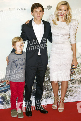 Samuel Joslin, Tom Holland, Naomi Watts