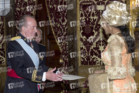 Juan Carlos I. von Spanien, Bianca Olivia Odumegwu-Ojukwu