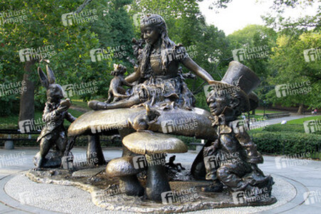 Alice im Wunderland Statue