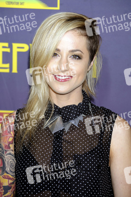 Carah Faye Charnow (Shiny Toy Guns, Versant)