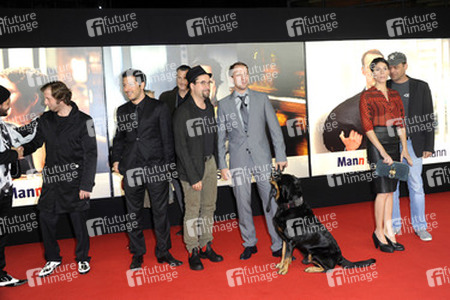 Jan Josef Liefers, Wotan Wilke Möhring mit Hund Bruno, Jasmin Gerat, Marc Rothemund