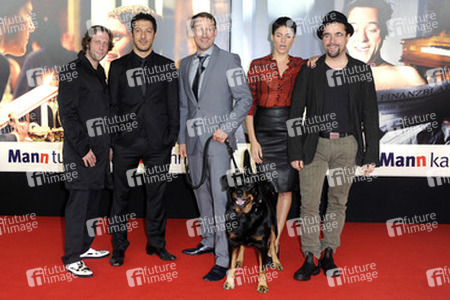 Oliver Korittke, Fahri Yardim, Wotan Wilke Möhring mit Hund Bruno, Jasmin Gerat, Jan Josef Liefers