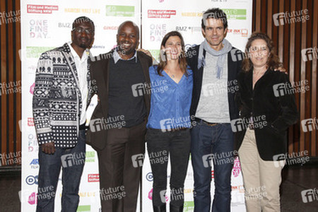 Olwenya Maina, Tosh Gitonga, Tom Tykwer mit Ehefrau Marie Steinmann, Sarika Hemi Lakhani