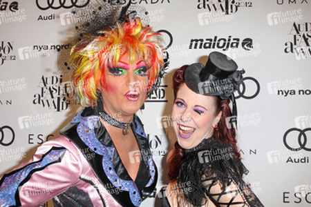 Olivia Jones, Eve Champagne