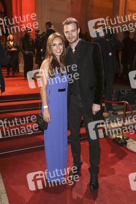 Nazan Eckes, Julian Khol