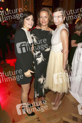 Jasmin Tabatabai, Claudia Michelsen, Lisa Martinek