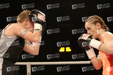 Renata Domsodi, Ina Menzer