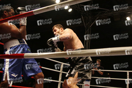 Epifanio 'Diamante' Mendoza, Rakhim 'The Machine' Chakhkiev