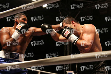 Epifanio 'Diamante' Mendoza, Rakhim 'The Machine' Chakhkiev