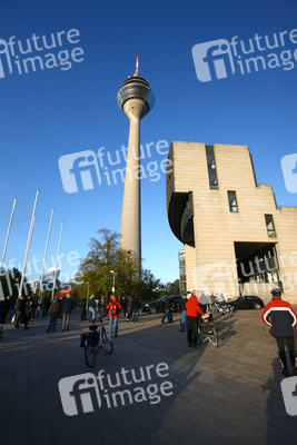 Landtag Düsseldorf und Rheinturm