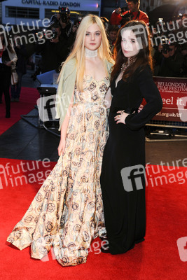 Elle Fanning, Alice Englert