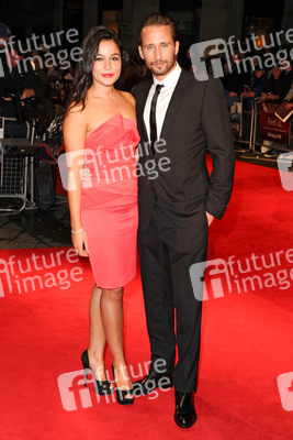 Matthias Schoenaerts mit Begleitung