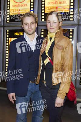 Jonas Laux, Vicky Krieps