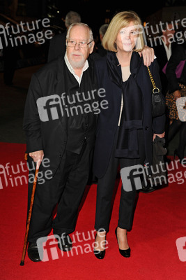 Peter Blake mit Begleitung