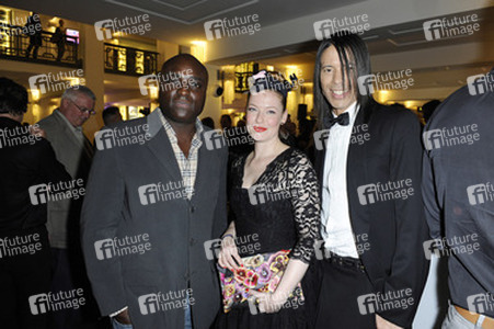 Nana Kwame Abrowka, Enie van de Meiklokjes, Jorge Gonzalez