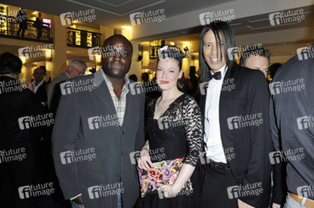 Nana Kwame Abrowka, Enie van de Meiklokjes, Jorge Gonzalez