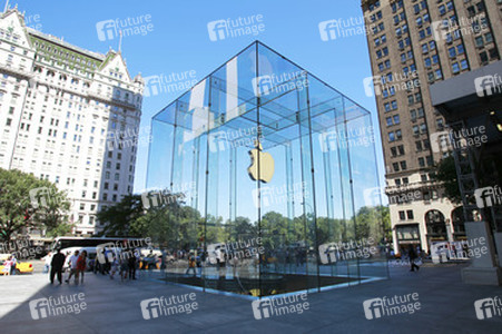 Apple Retail Store 5th Ave - New Cube