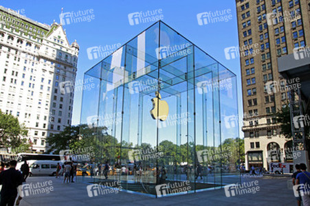 Apple Retail Store 5th Ave - New Cube