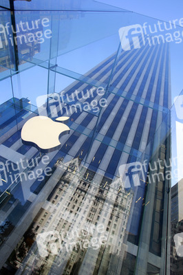 Apple Retail Store 5th Ave - New Cube und General Motors Building