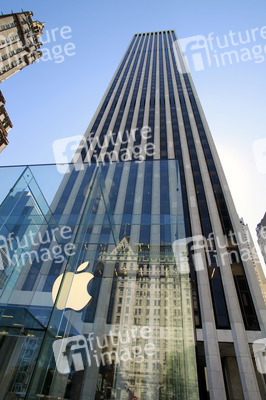 Apple Retail Store 5th Ave - New Cube und General Motors Building