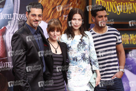 Rick Kavanian, Josefine Preuß, Nora von Waldstätten, Elyas M'Barek
