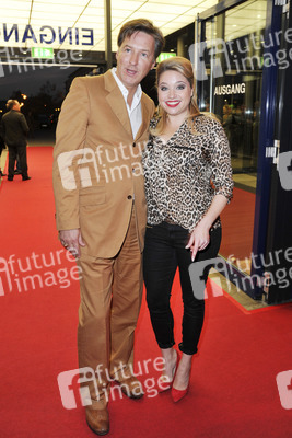 Martin Armknecht, Caroline Frier