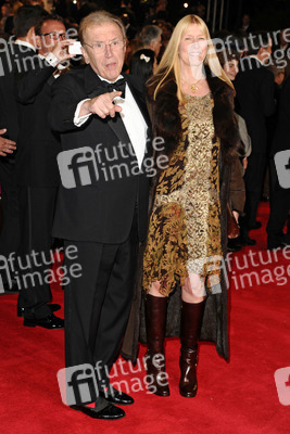 David Frost mit Begleitung