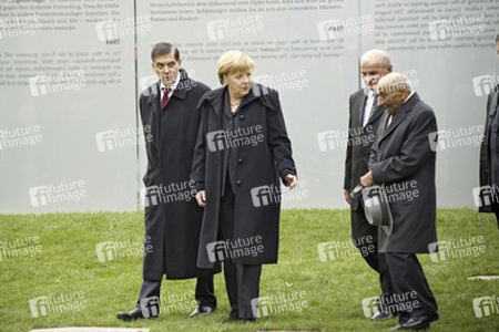 Romani Rose, Angela Merkel