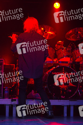 Bob Catley, Harry James (Magnum)