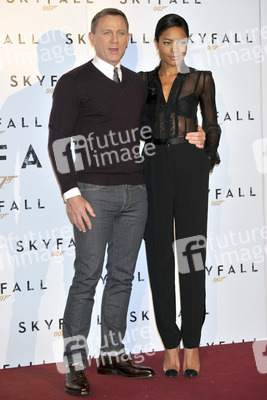 Daniel Craig, Naomie Harris