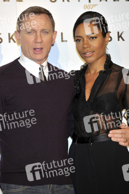 Daniel Craig, Naomie Harris