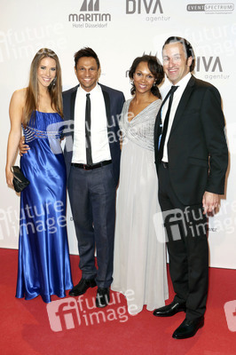 Daniel Aminati mit Zwillingsschwester Keturah und Freundin Anja