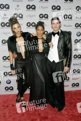 Edin DeSosa mit Begleitung