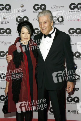 Nino Cerruti mit Begleitung