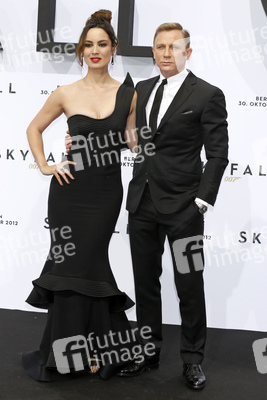 Daniel Craig, Bérénice Marlohe